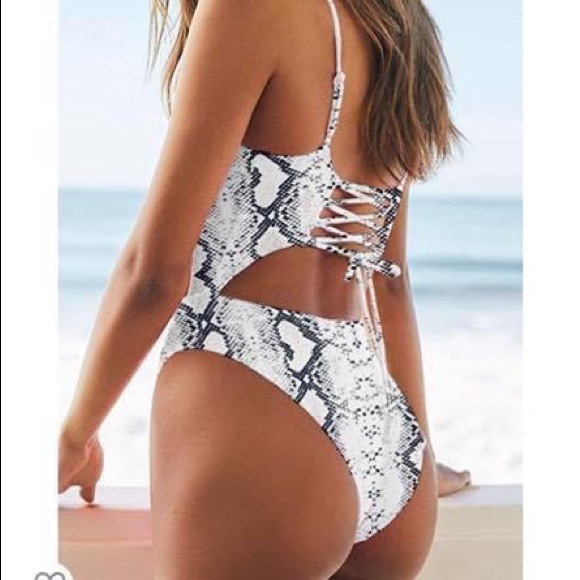 Snakeskin One piece cut out swimsuit - Picture 2 of 2